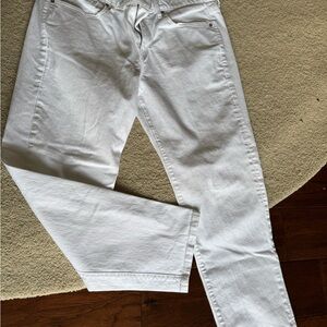Old Navy.  Women's White sexy boyfriend jeans.  Like new.   Size 31/12r